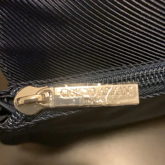 GIORGIO ARMANI NWOT Hanging Toiletry Travel Bag with Dust Bag - Picture 8 of 9